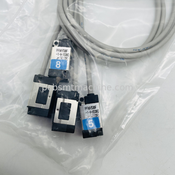 Potenziare le operazioni SMT con la precisione e l'affidabilità del sensore di flusso MTNS000438AA di Panasonic